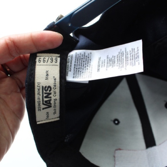 Vans built strong snap back hat - Picture 5 of 11
